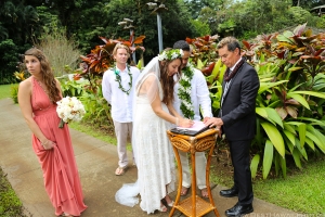 Haiku Gardens Wedding photos Oahu by Pasha www.BestHawaii.photos 123120160060  